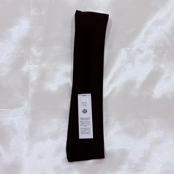 Lululemon Womens Luxtreme Training Headband Thin Black Grippy Athletic Sporty - Picture 7 of 10